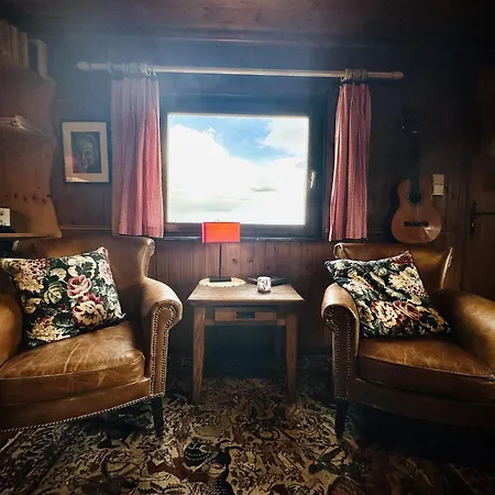 Cozy Forest Escape, Cleaning Included 索尔布罗特