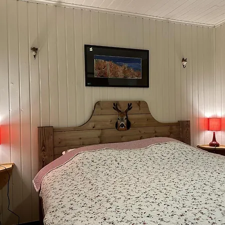 Cozy Forest Escape, Cleaning Included *